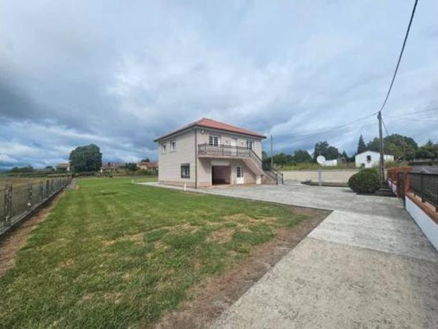 Chalet en venta en Solláns, Santiago
