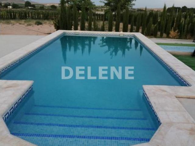 Chalet en venta en Tobarra, Castilla-La Mancha