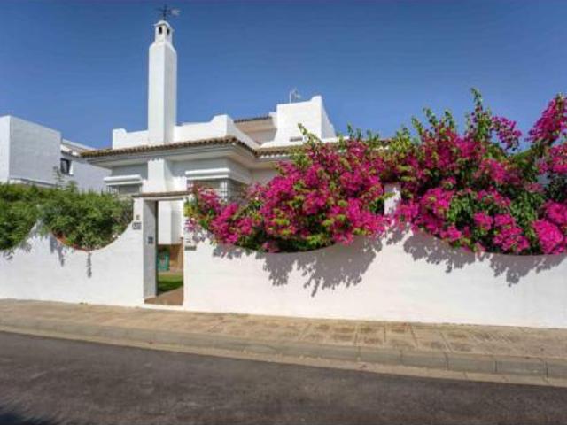 Chalet en venta en Santa Eufemia, Tomares