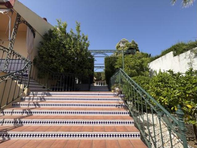 Chalet en venta en Peralta, Tomares