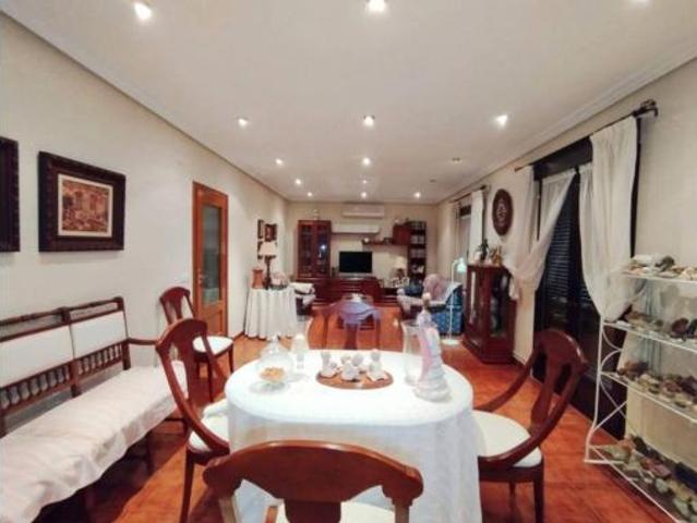 Chalet en venta en Tomelloso, Castilla-La Mancha