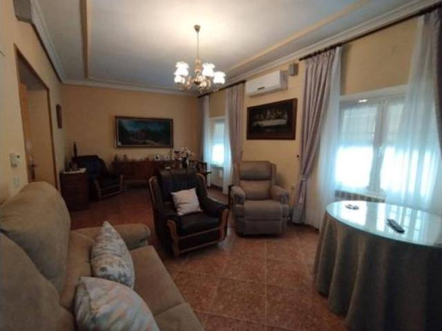 Chalet en venta en Tomelloso, Castilla-La Mancha