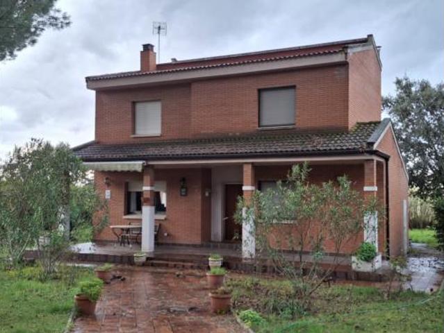 Chalet en venta en Tordesillas, Valladolid