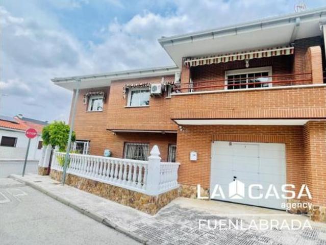 Villa en venta en Torrejón De Velasco