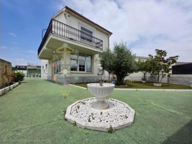 Villa en venta en Torrelaguna