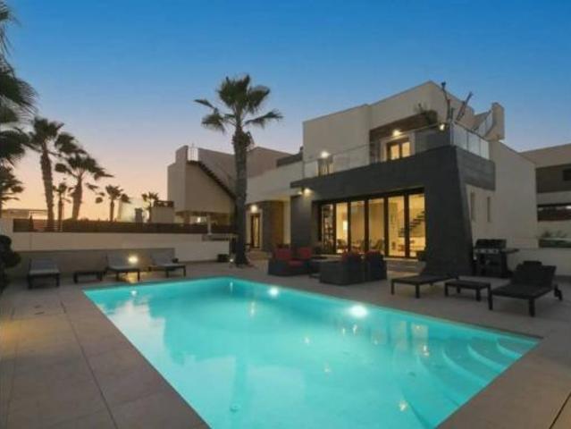 Chalet en venta en Cabo Cervera-Playa la Mata, el Baix Segura / La Vega Baja