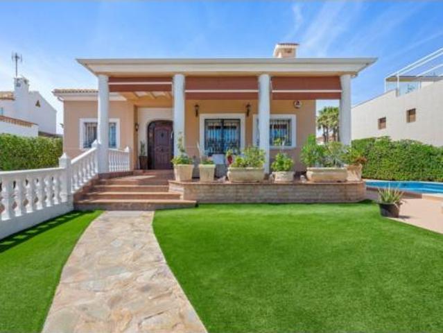 Chalet en venta en Cabo Cervera-Playa la Mata, el Baix Segura / La Vega Baja