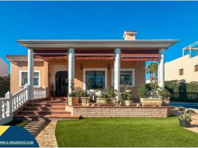 Chalet en venta en Cabo Cervera-Playa la Mata, el Baix Segura / La Vega Baja