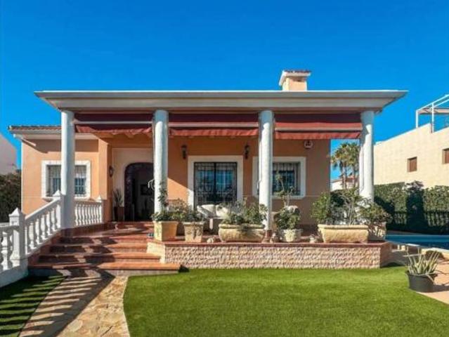 Chalet en venta en Cabo Cervera-Playa la Mata, el Baix Segura / La Vega Baja