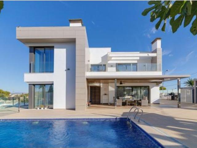 Chalet en venta en La Rosaleda, Torrevieja