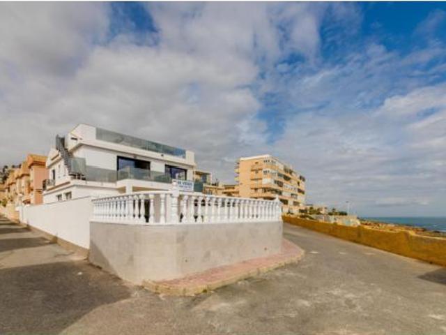 Chalet en venta en Cabo Cervera-Playa la Mata, el Baix Segura / La Vega Baja