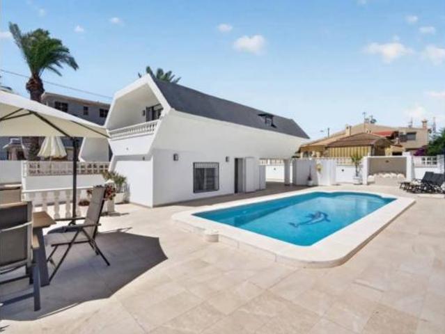 Chalet en venta en La Rosaleda, Torrevieja