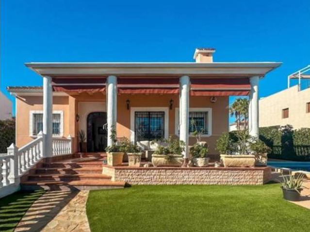 Chalet en venta en La Mata, el Baix Segura / La Vega Baja