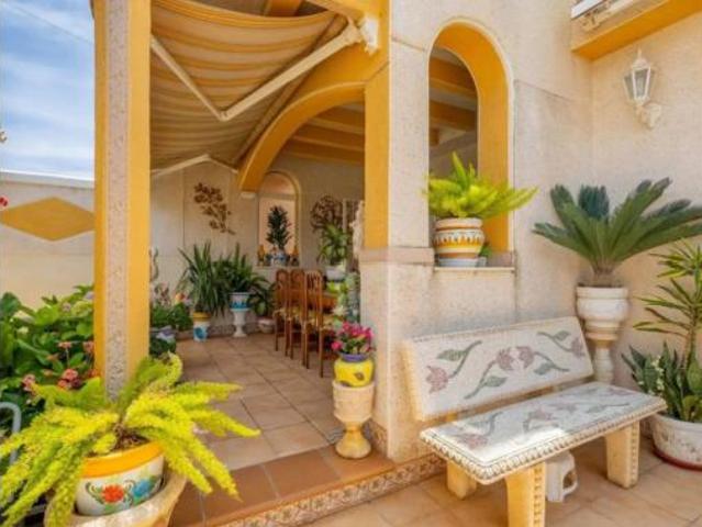Chalet en venta en La Rosaleda, Torrevieja