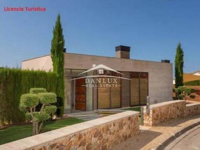 Chalet en venta en Santa Maria de Llorell, la Selva
