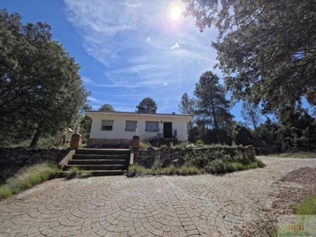Chalet en venta en Valdenaya, Trillo