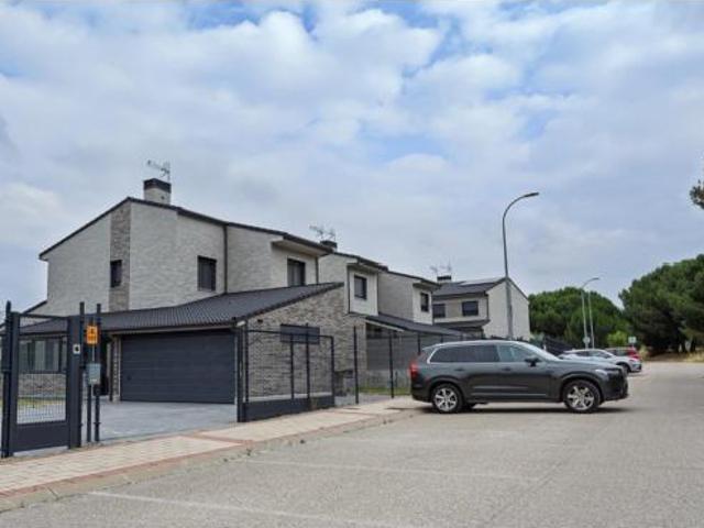 Chalet en venta en Tudela De Duero, Castilla y León