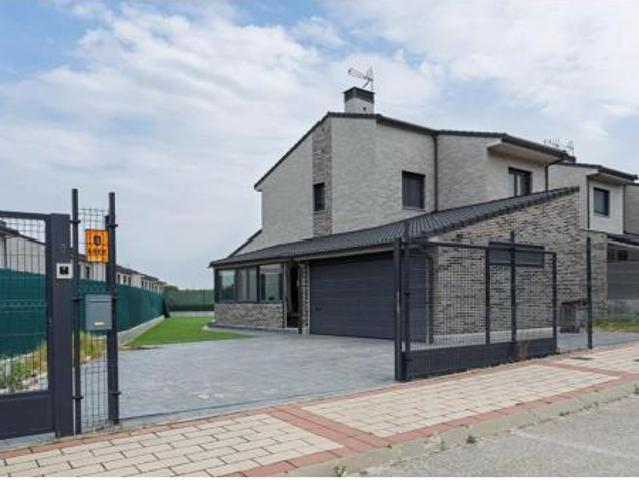 Chalet en venta en Tudela De Duero, Castilla y León