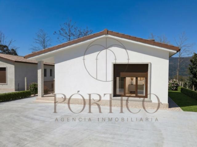 Chalet en venta en Pazos de Reis, O Baixo Miño