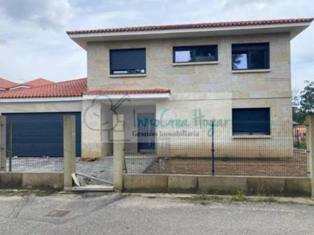 Chalet en venta en Pazos de Reis, O Baixo Miño
