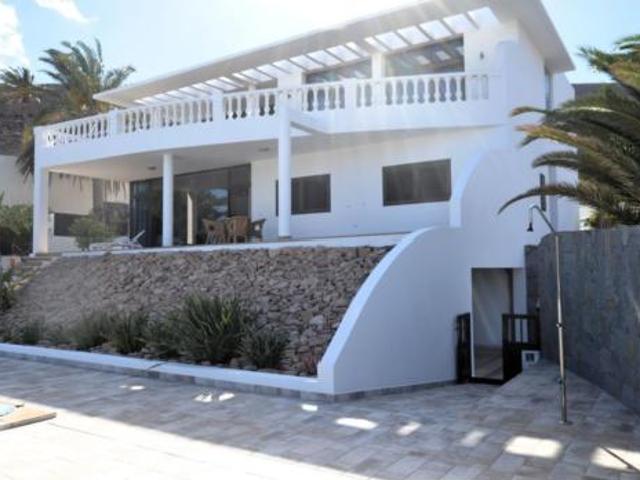 Villa en venta en Fuerteventura, Urbanización Giniginamar