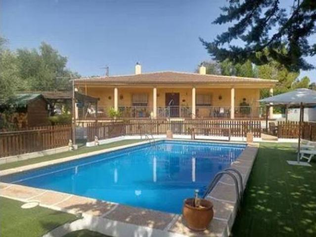 Chalet en venta en Úbeda, Andalucía