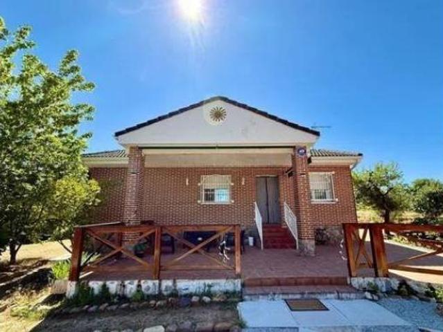 Chalet en venta en Peñarrubia, Uceda