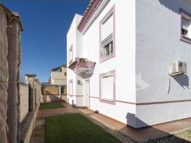 Chalet en venta en Umbrete, Andalucía