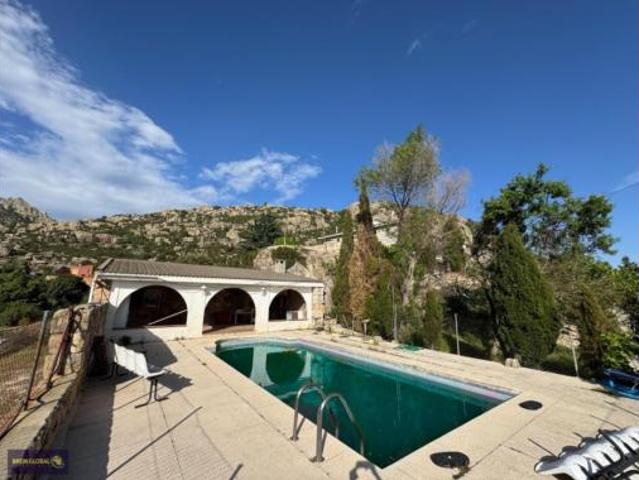 Chalet en venta en Sexmo de Lozoya, Valdemanco