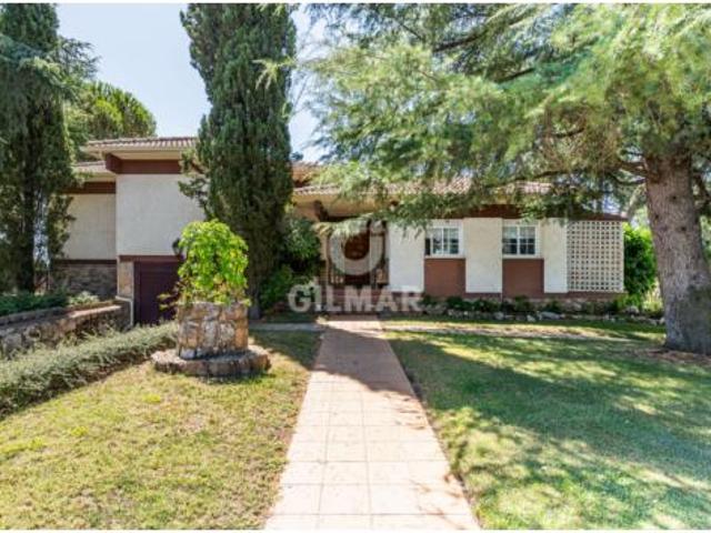 Villa en venta en Valdemorillo, Urbanización Las Charquillas
