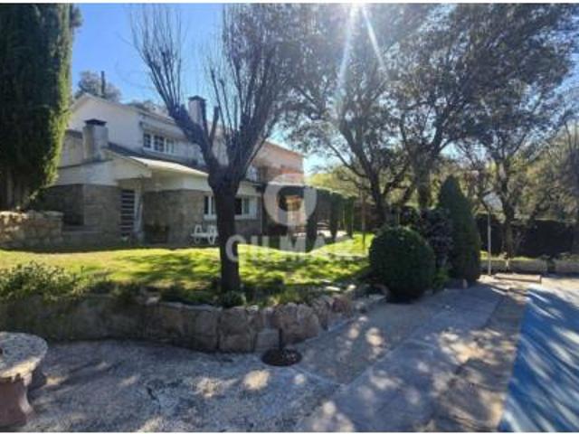 Chalet en venta en Valdemorillo, Madrid