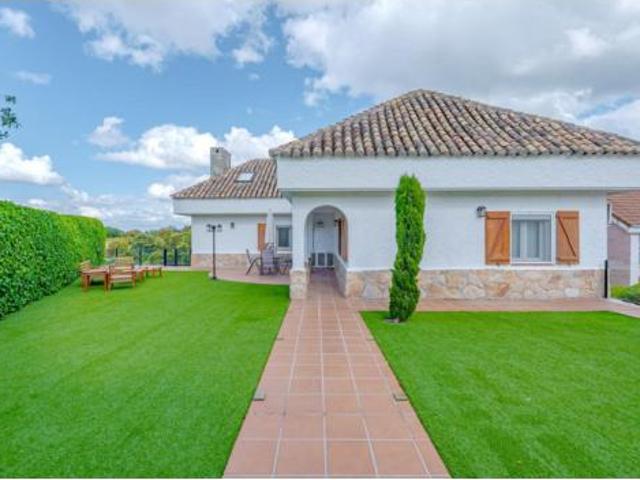 Chalet en venta en Valdemorillo, Madrid