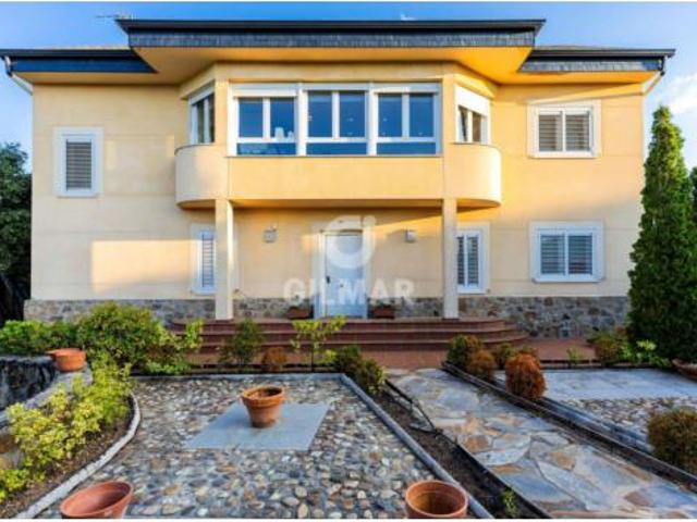 Villa en venta en Valdemorillo, Urbanización Las Charquillas