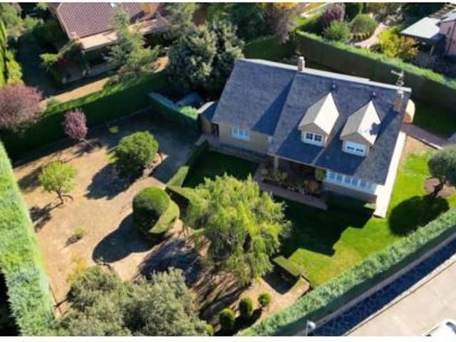 Chalet en venta en Valdemorillo, Madrid