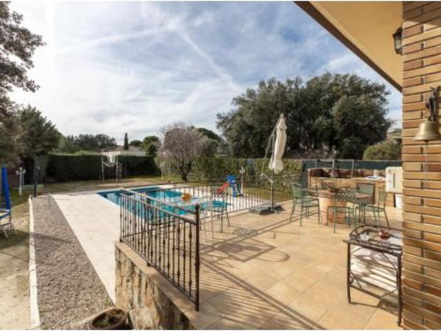 Villa en venta en Valdemorillo, Cerro Alarcón