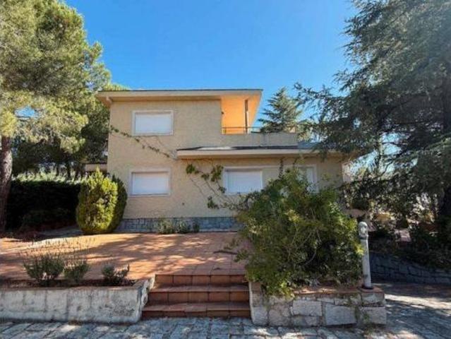 Villa en venta en Valdemorillo, Puentelasierra
