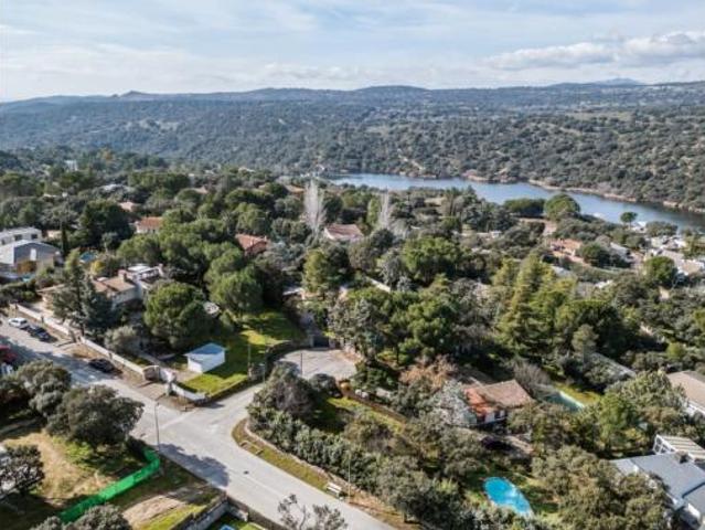 Villa en venta en Valdemorillo, Urbanización Las Charquillas