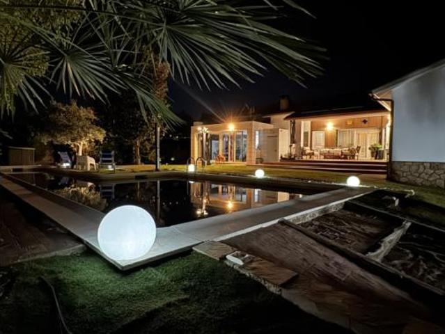 Chalet en venta en Navarredonda, Valdemorillo