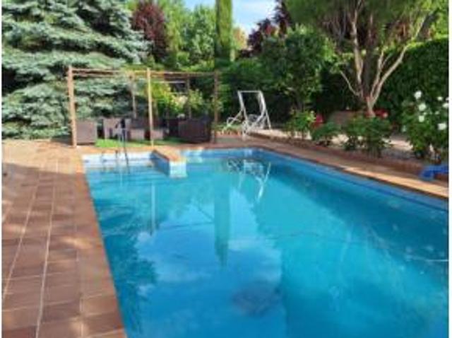 Villa en venta en Valdemorillo, Urbanización Parque de las Infantas