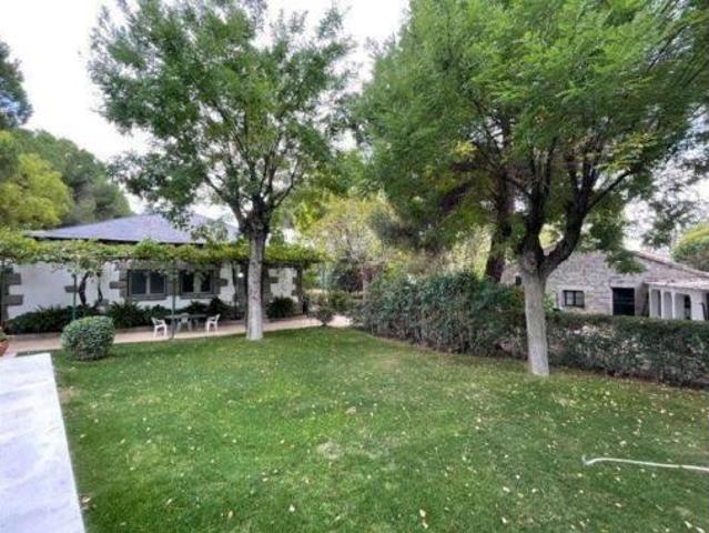 Villa en venta en Valdemorillo, Urbanización Las Charquillas