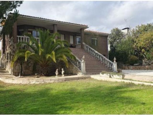 Villa en venta en Valdemorillo, Cerro Alarcón