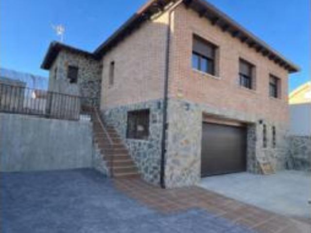 Chalet en venta en Valdeolmos-alalpardo, Madrid