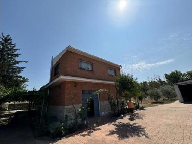 Villa en venta en Valdepeñas De La Sierra