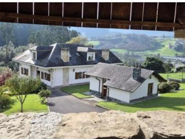 Chalet en venta en Trevías, Valdés