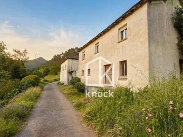 Chalet en venta en Navia, Asturias