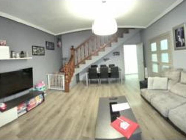Chalet en venta en Valdestillas, Castilla y León