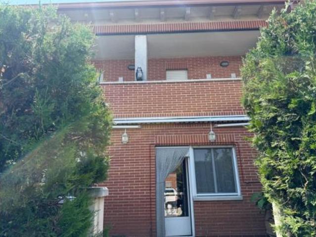 Chalet en venta en Valdestillas, Castilla y León