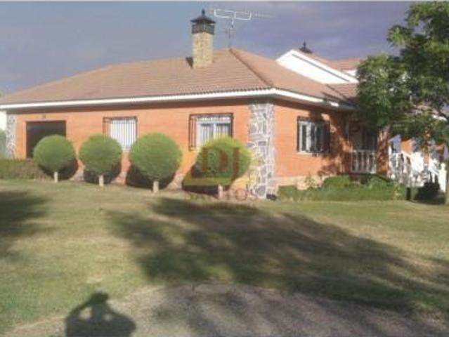 Chalet en venta en Valdunciel, Castilla y León