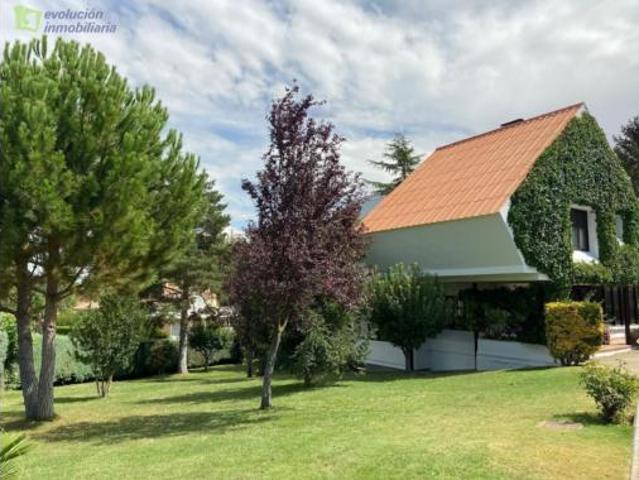 Chalet en venta en Valencia De Don Juan, Castilla y León