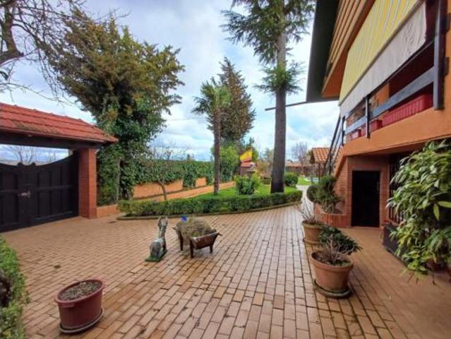 Chalet en venta en Valverde De La Virgen, Castilla y León